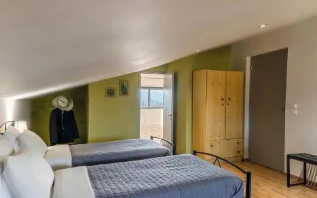 Jo Marinis Rooms