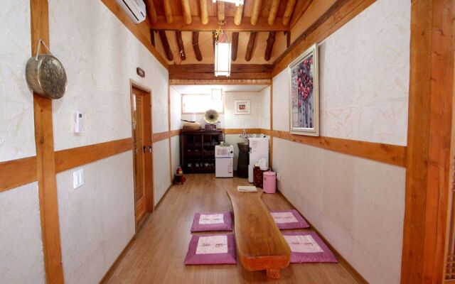 Happiness Full Guesthouse