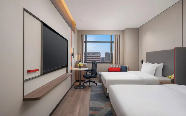 Holiday Inn Express Qingdao City Balcony by IHG