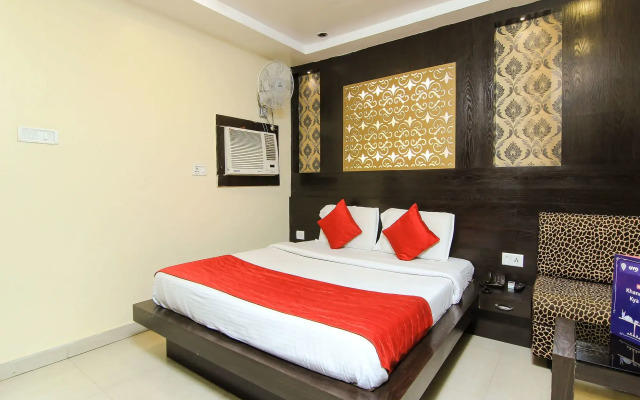 OYO 2000 Hotel Yash