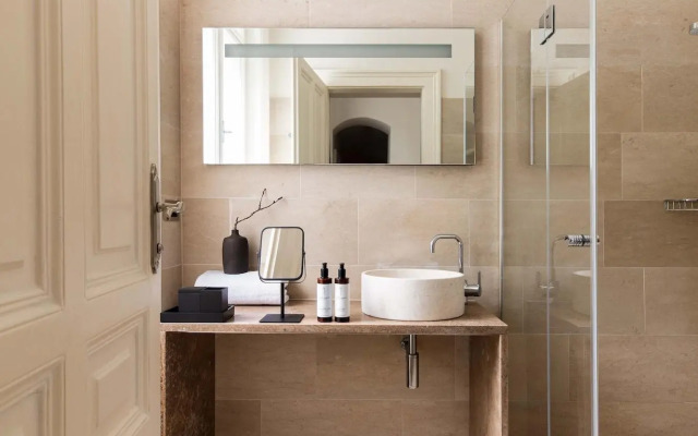 Zola Hotel - Palais de Bohème