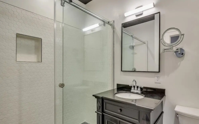 Private Suite in Historic Austin B&b: Sleeps 5!