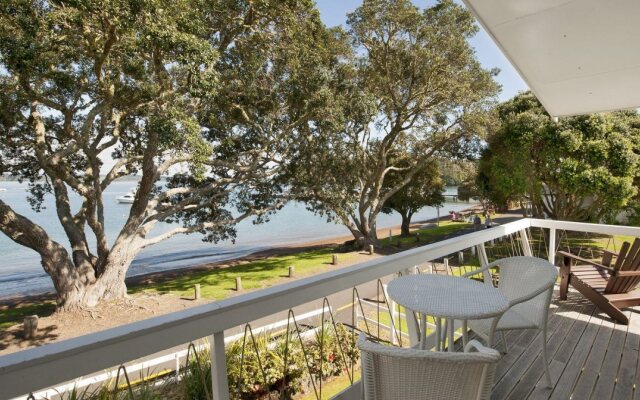 Hananui Lodge and Apartments