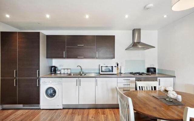 Clarendon Heights - Stylish Two-Bedroom Apartment