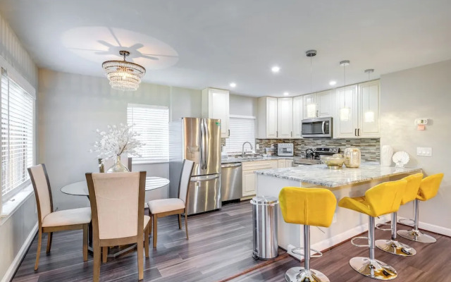 Silver Springs Home: Walk to Downtown!