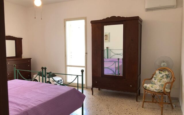 Villa a few Steps From the sea