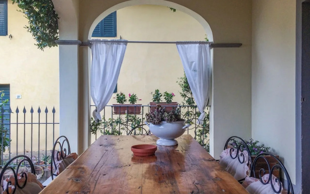 Francigena Loggia Apartment Shared Pool