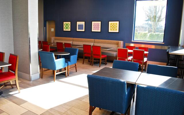 Holiday Inn Express Vancouver Airport Richmond by IHG