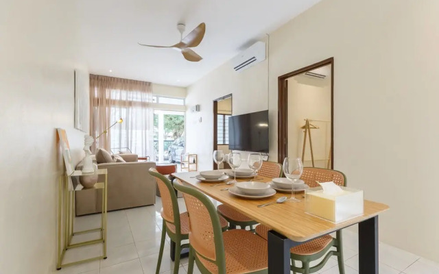2 Bedroom Landed House Near Icon City BM