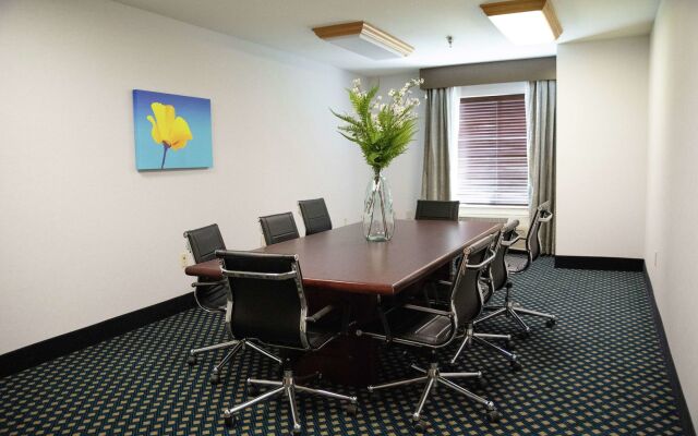 Hampton Inn & Suites Fresno