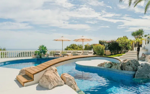 Superb Villa With Private Lagoon Pool