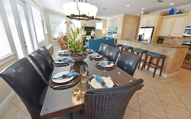 Blue Water View Apartment 6