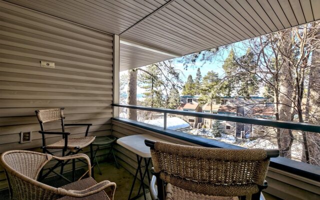 Newly Remodeled 1 Bed and Loft at Lakeland Village