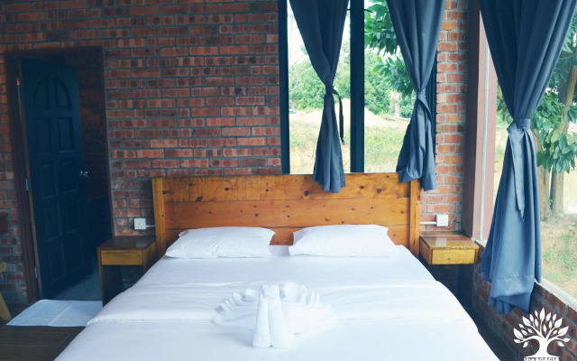 The Acacia Retreat