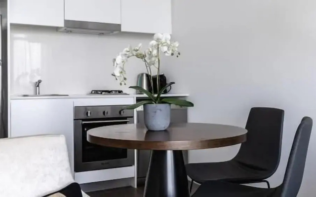 KOZYGURU Chatswood Luxury Studio