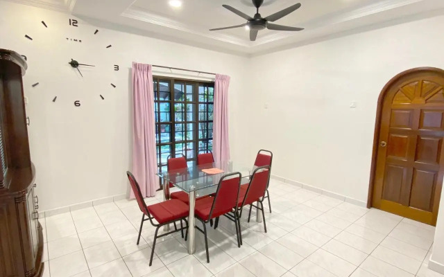 Ipoh Super Enjoy Boutique Villa 12 people