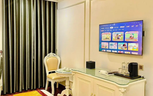 Gold Hotel Luxury