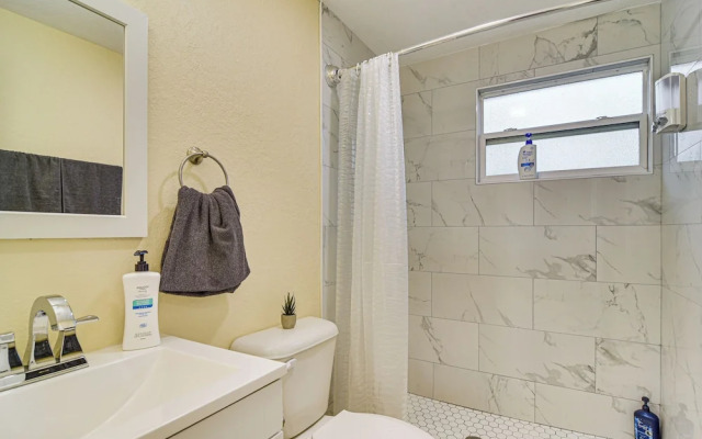 Tropical Tampa Home: Pets Welcome!