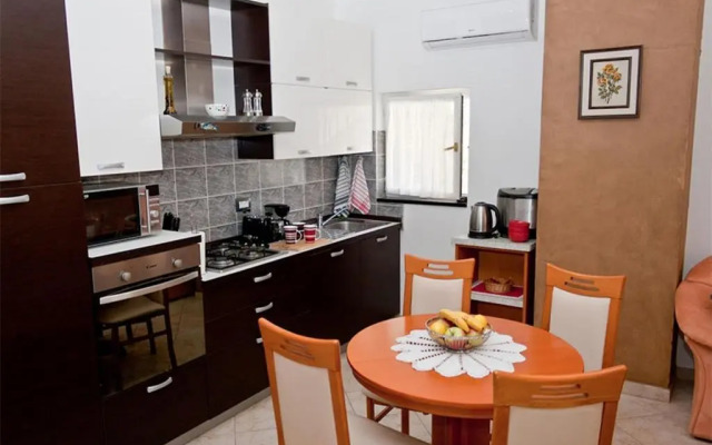 Apartments with a parking space Novigrad - 2536