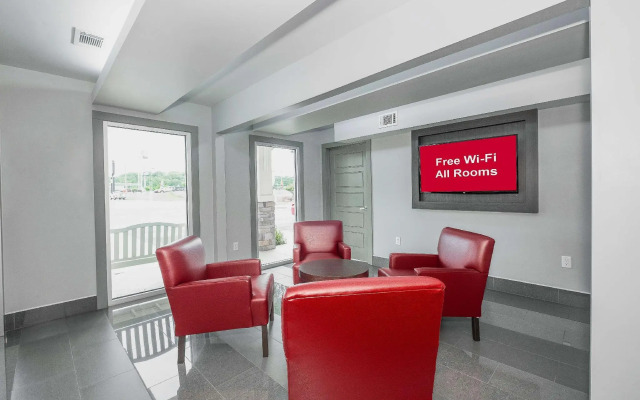 Red Roof Inn & Suites Calhoun