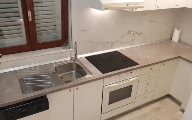 Mila - 2 Bedrooms and Free Parking - A4