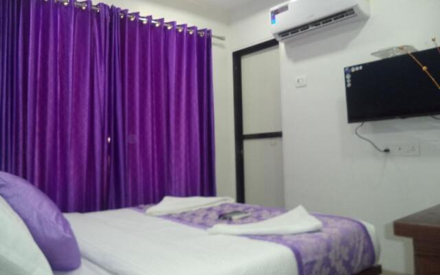 Oyo 11917 Hotel Symphony Grand