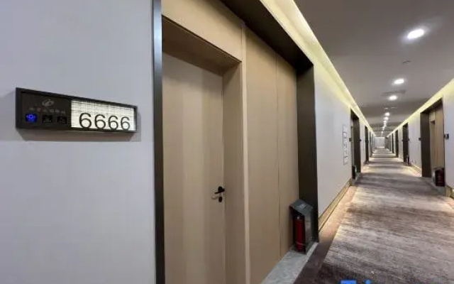 Pingliang Sports Park Hotel