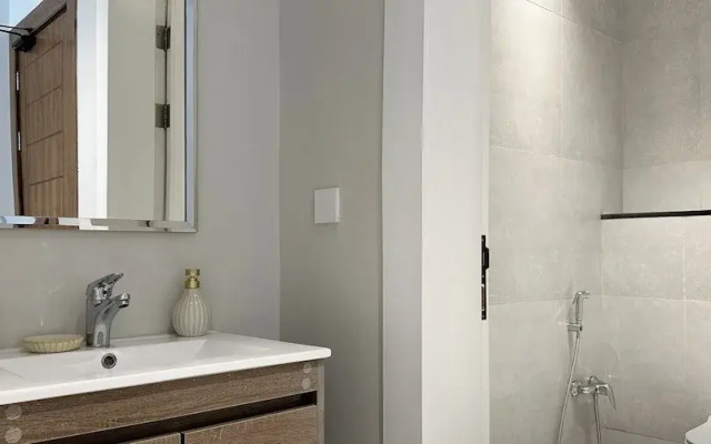 Kease Hittin B-5 Royal Touch XZ63