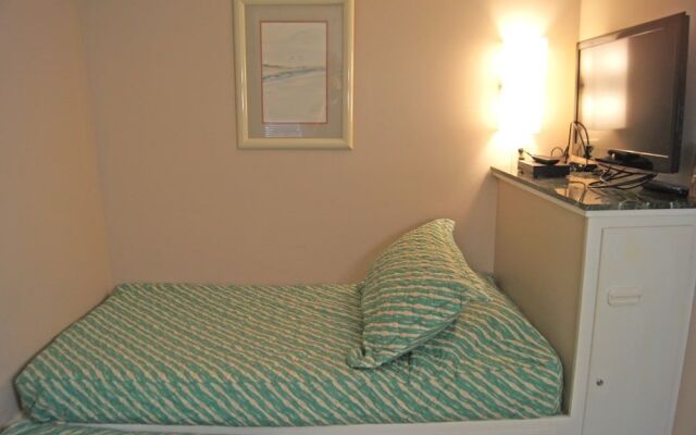 Windemere 605 by RedAwning