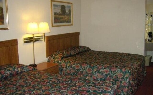 Harrisonville Inn & Suites