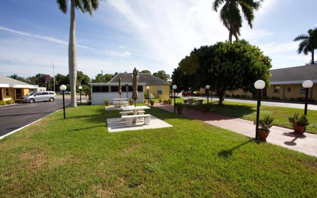 Tropical Palm Motel