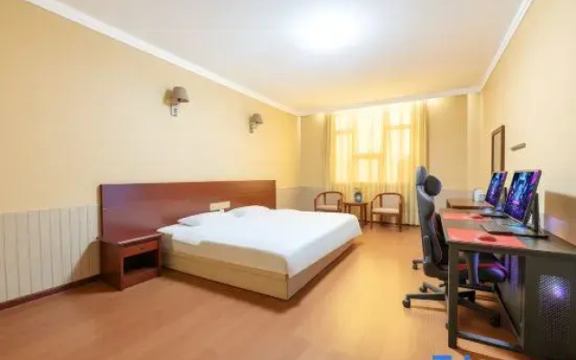 Jingyue E-Sports Hotel (Zhuge Liang Square)
