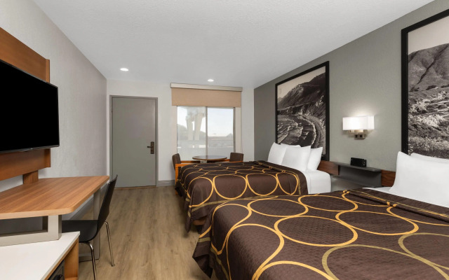 Super 8 by Wyndham Fort Bragg