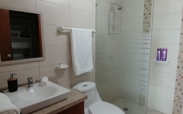 Luxury Suites Riverfront GYE