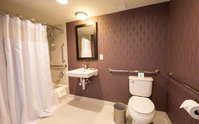 Crowne Plaza Saddle Brook by IHG