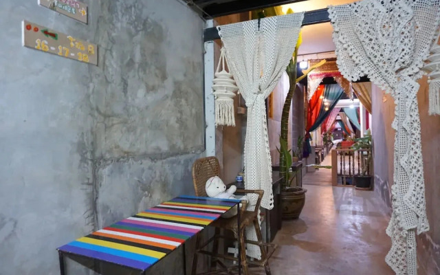 Chiangkhan Modern Home