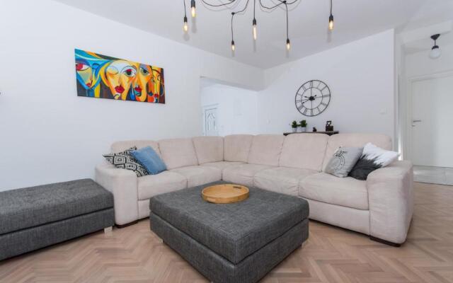 Apartment Mika1