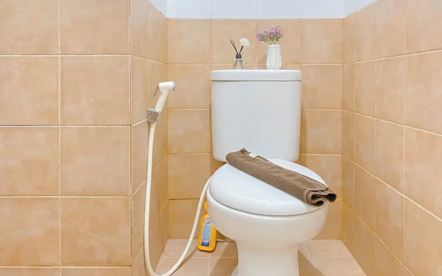 Comfort Living 2Br Green Pramuka City Near Mall Apartment