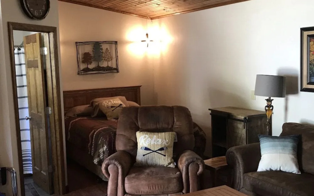 Bullwinkles Rustic Lodge
