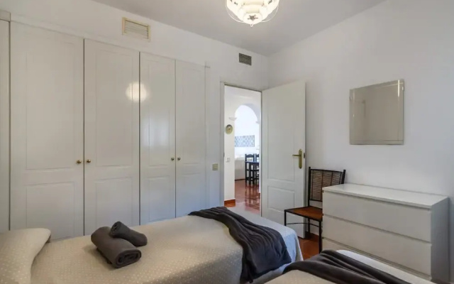 Golf & Riverside Apartment in Isla Canela