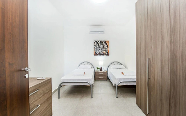 The Hillock North B6