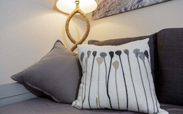 Upper Strand Apartment