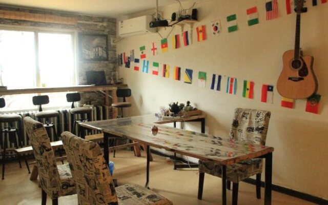 First Met Hostel