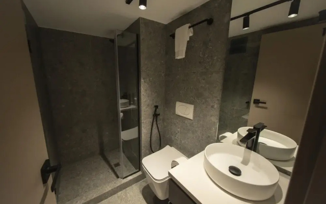 Sophisticated 1BR Apt at Coco del mar