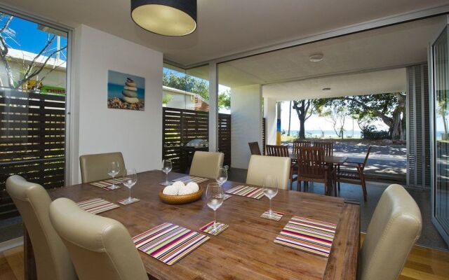 Maggies Beachfront Apt. 1