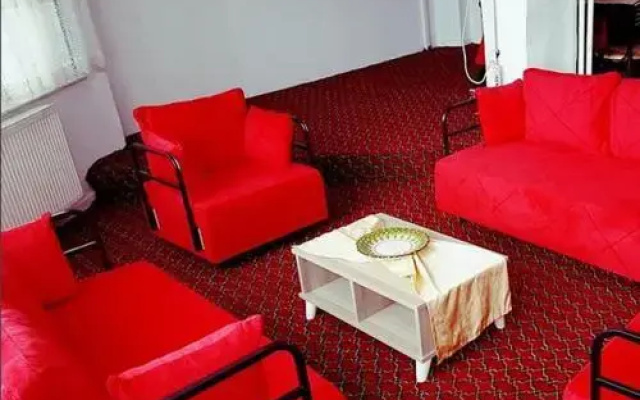 Madi Hotel Van