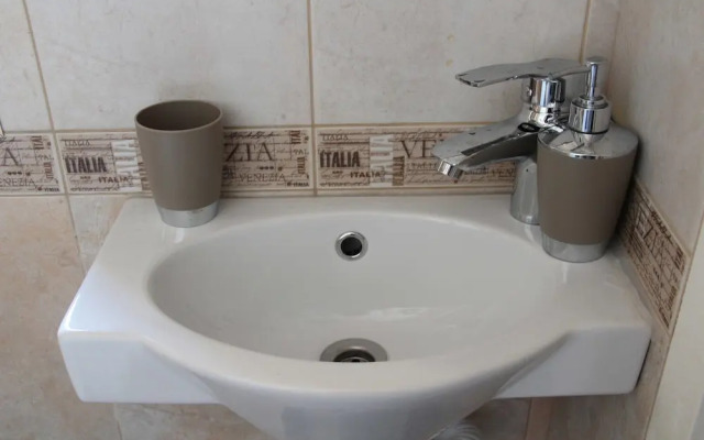 Hotel Pastel on Vosstania 1