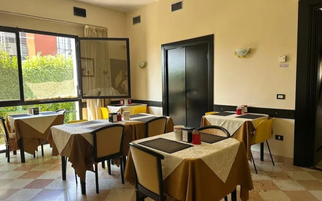 Hotel Raffaello Venice