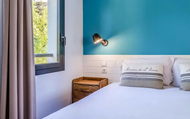 Apartment in Saint-tropez With Beach Access