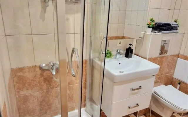 Apart Aprel (Апарт Апрель) на улице Краснозвездная 33